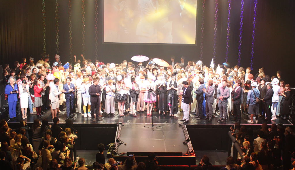 スタッフ集合写真